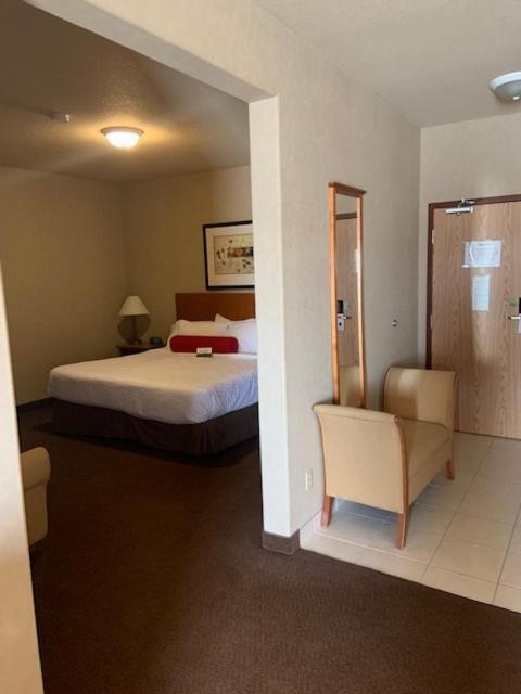 Отель Clarion Pointe Rimbey Экстерьер фото