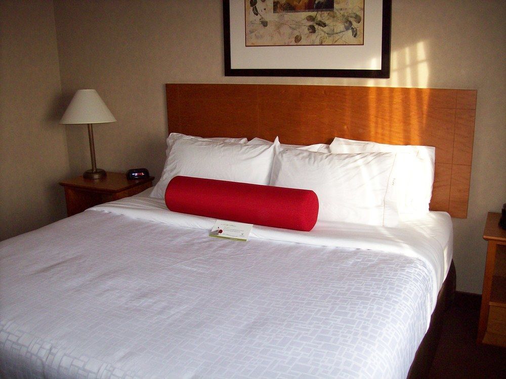 Отель Clarion Pointe Rimbey Экстерьер фото