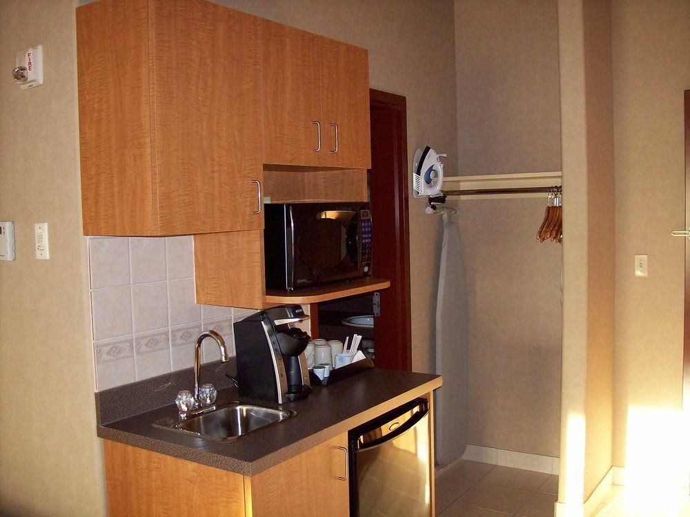 Отель Clarion Pointe Rimbey Экстерьер фото