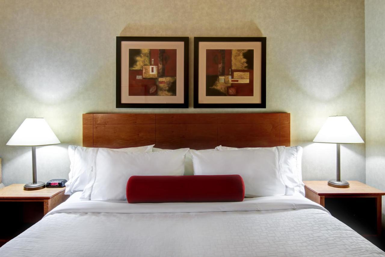Отель Clarion Pointe Rimbey Экстерьер фото