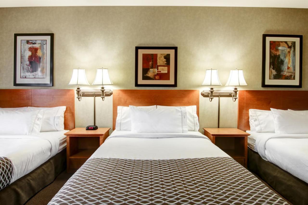 Отель Clarion Pointe Rimbey Экстерьер фото