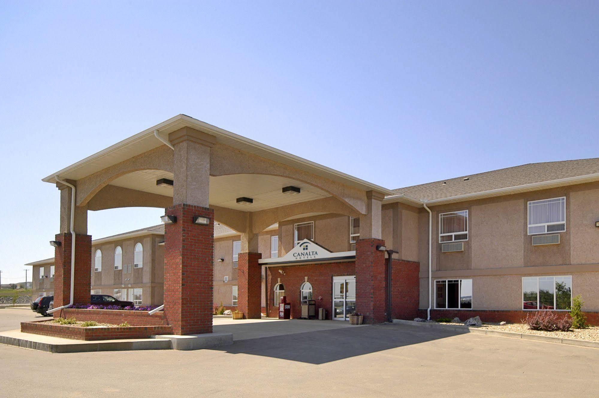 Отель Clarion Pointe Rimbey Экстерьер фото