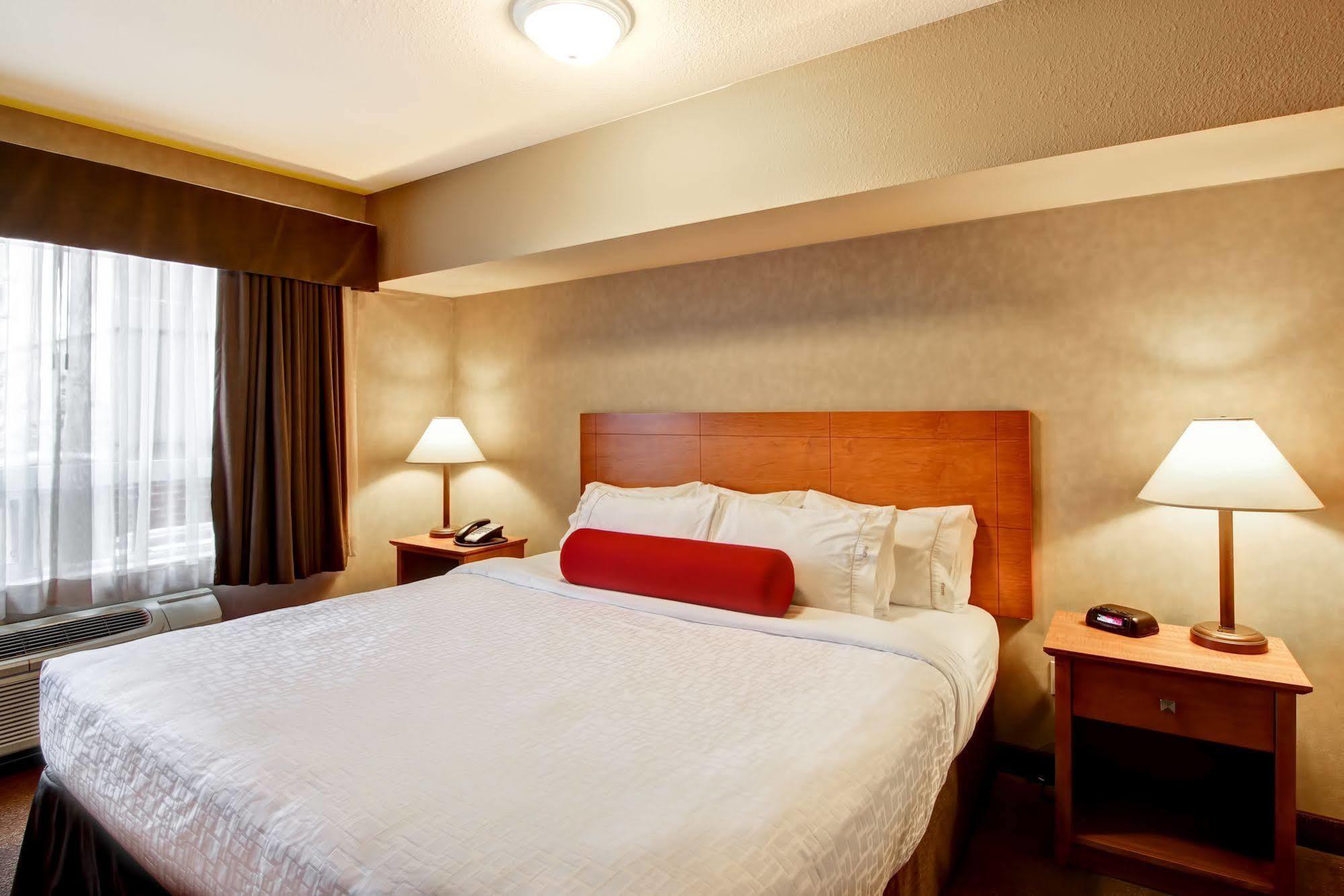 Отель Clarion Pointe Rimbey Экстерьер фото